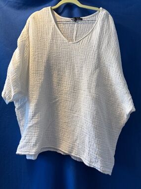 Kozan White Cotton Tunic-M/Plus. Very roomy. Use as Cover Up or Comfy Tunic